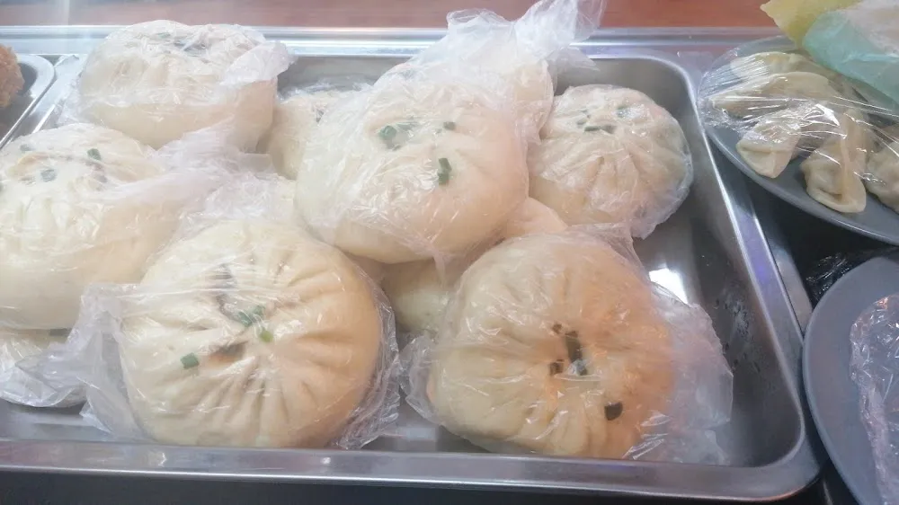 包子又大又好吃